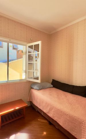Casa à venda com 180m², 3 quartos e 3 vagas Casa à venda com 180m², 3 quartos e 3 vagasQuarto 1