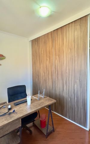 Casa à venda com 180m², 3 quartos e 3 vagas Casa à venda com 180m², 3 quartos e 3 vagasQuarto 2