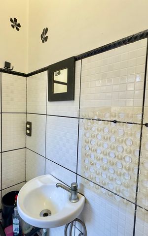 Casa à venda com 180m², 3 quartos e 3 vagas Casa à venda com 180m², 3 quartos e 3 vagasBanheiro 3