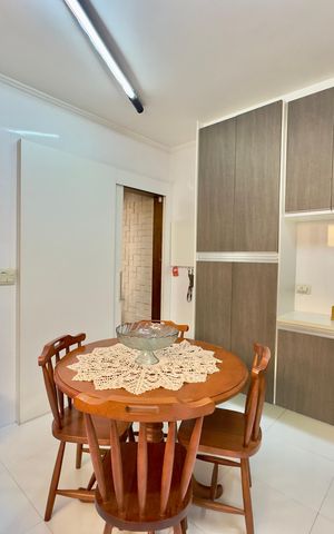 Casa à venda com 180m², 3 quartos e 3 vagas Casa à venda com 180m², 3 quartos e 3 vagasCozinha