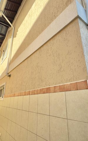 Casa à venda com 180m², 3 quartos e 3 vagas Casa à venda com 180m², 3 quartos e 3 vagasQuintal