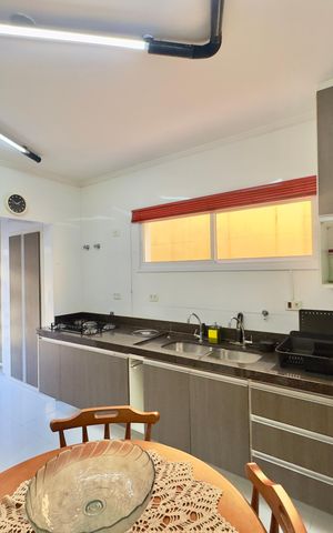 Casa à venda com 180m², 3 quartos e 3 vagas Casa à venda com 180m², 3 quartos e 3 vagasCozinha