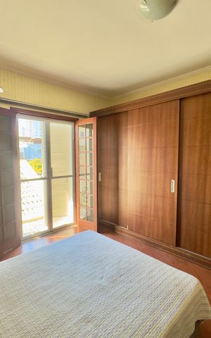 Casa à venda com 180m², 3 quartos e 3 vagas Casa à venda com 180m², 3 quartos e 3 vagasQuarto 3