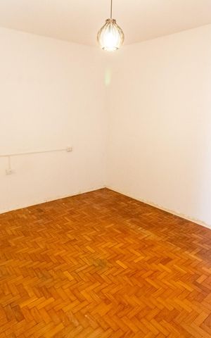 Casa para alugar com 1m², 1 quarto e 1 vaga Casa para alugar com 1m², 1 quarto e 1 vagaQUARTO/SALA