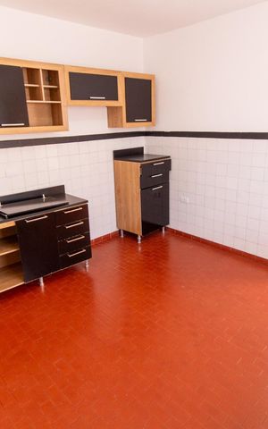 Casa para alugar com 1m², 1 quarto e 1 vaga Casa para alugar com 1m², 1 quarto e 1 vagaCOZINHA