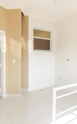 Casa à venda com 600m², 8 quartos e 5 vagas Casa à venda com 600m², 8 quartos e 5 vagasCorredor