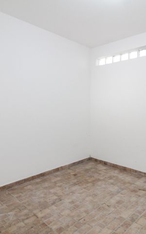Casa à venda com 600m², 8 quartos e 5 vagas Casa à venda com 600m², 8 quartos e 5 vagasQuarto de serviço