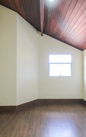 Casa à venda com 600m², 8 quartos e 5 vagas Casa à venda com 600m², 8 quartos e 5 vagasQuarto 3