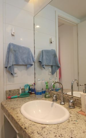 Apartamento à venda com 91m², 3 quartos e 1 vagaBanheiro da suíte 