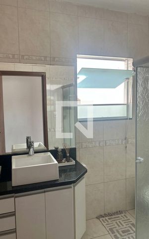 Casa à venda com 312m², 4 quartos e 3 vagas Casa à venda com 312m², 4 quartos e 3 vagasBanheiro