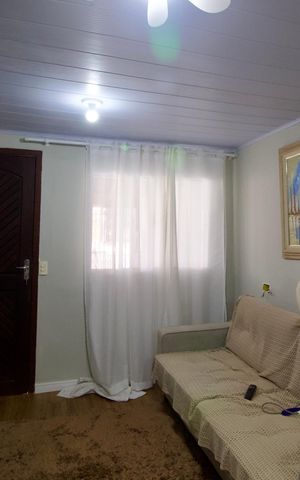 Casa à venda com 180m², 3 quartos e 2 vagas Casa à venda com 180m², 3 quartos e 2 vagasSala