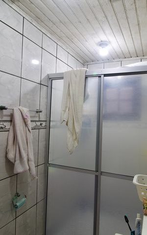 Casa à venda com 180m², 3 quartos e 2 vagas Casa à venda com 180m², 3 quartos e 2 vagasBanheiro 1 - Suite
