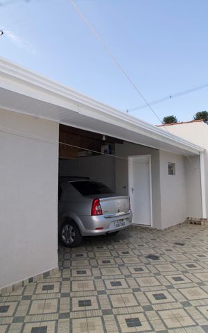 Casa à venda com 180m², 3 quartos e 2 vagas Casa à venda com 180m², 3 quartos e 2 vagasGaragem