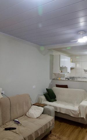 Casa à venda com 180m², 3 quartos e 2 vagas Casa à venda com 180m², 3 quartos e 2 vagasSala