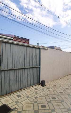 Casa à venda com 180m², 3 quartos e 2 vagas Casa à venda com 180m², 3 quartos e 2 vagasQuintal