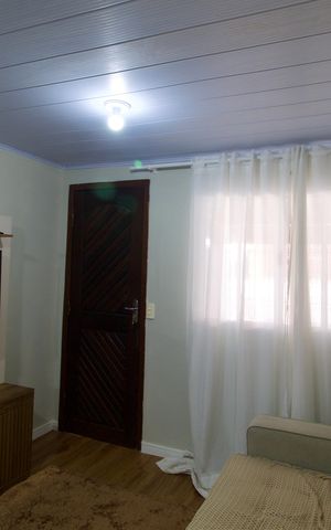 Casa à venda com 180m², 3 quartos e 2 vagas Casa à venda com 180m², 3 quartos e 2 vagasSala