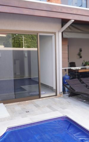 Casa à venda com 200m², 3 quartos e 2 vagasPiscina