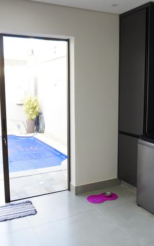 Casa à venda com 200m², 3 quartos e 2 vagasCozinha e Área de Serviço