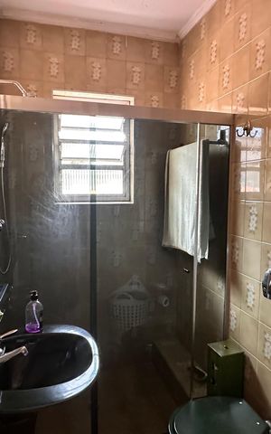 Casa para alugar com 158m², 3 quartos e 2 vagas Casa para alugar com 158m², 3 quartos e 2 vagasBanheiro da Suíte