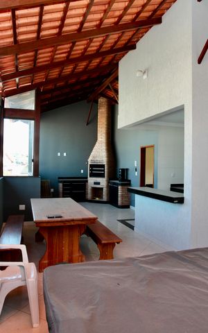 Casa à venda com 168m², 3 quartos e 2 vagas Casa à venda com 168m², 3 quartos e 2 vagasÁrea gourmet