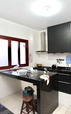 Casa à venda com 168m², 3 quartos e 2 vagas Casa à venda com 168m², 3 quartos e 2 vagasCozinha e Área de Serviço