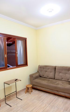 Casa à venda com 168m², 3 quartos e 2 vagas Casa à venda com 168m², 3 quartos e 2 vagasSala