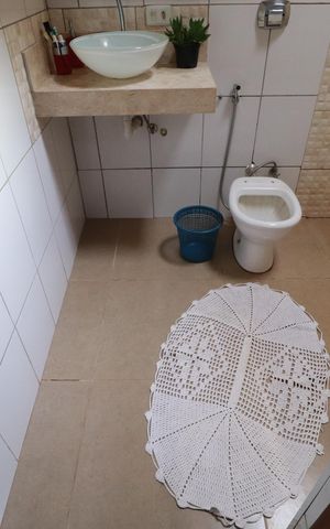 Casa para alugar com 350m², 4 quartos e 4 vagasBanheiro suite 