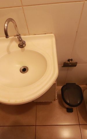 Casa para alugar com 350m², 4 quartos e 4 vagasBanheiro 