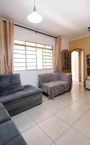 Casa para alugar com 150m², 4 quartos e 2 vagasSala