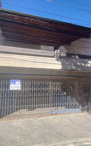 Casa para alugar com 150m², 4 quartos e 2 vagas Casa para alugar com 150m², 4 quartos e 2 vagasFachada