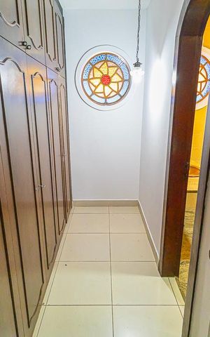 Casa para alugar com 360m², 4 quartos e 5 vagas Casa para alugar com 360m², 4 quartos e 5 vagasCloset