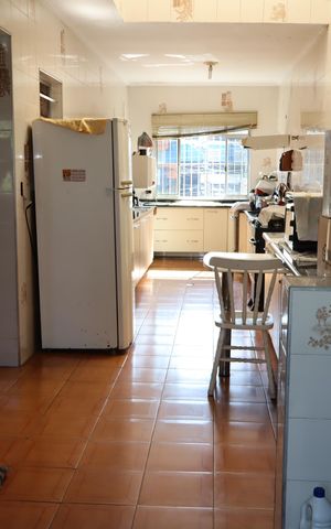 Casa à venda com 250m², 3 quartos e 2 vagasÁrea de Serviço