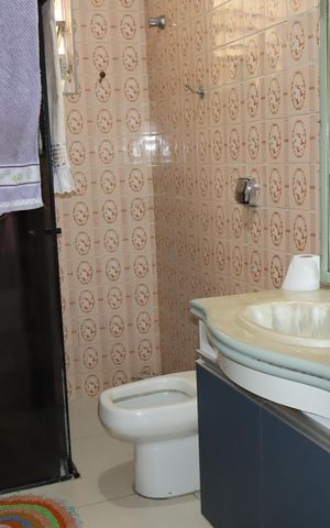 Casa à venda com 250m², 3 quartos e 2 vagasBanheiro