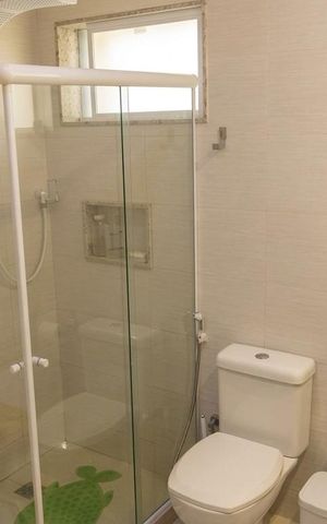 Casa de condomínio à venda com 360m², 4 quartos e 5 vagas Casa de condomínio à venda com 360m², 4 quartos e 5 vagasBanheiro