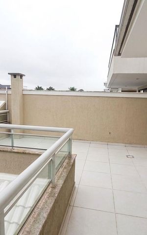 Casa de condomínio à venda com 360m², 4 quartos e 5 vagas Casa de condomínio à venda com 360m², 4 quartos e 5 vagasVaranda