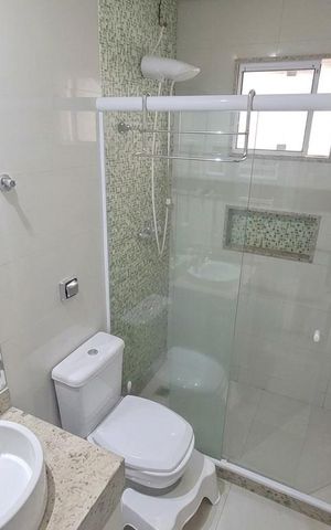 Casa de condomínio à venda com 360m², 4 quartos e 5 vagas Casa de condomínio à venda com 360m², 4 quartos e 5 vagasBanheiro