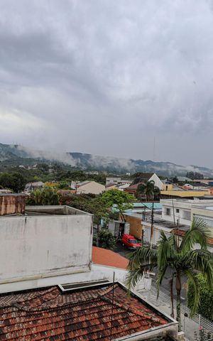 Apartamento para alugar com 61m², 2 quartos e 1 vaga Apartamento para alugar com 61m², 2 quartos e 1 vagaVista - Sacada
