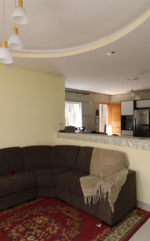 Casa à venda com 150m², 2 quartos e 3 vagasSala