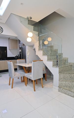 Casa de condomínio à venda com 70m², 2 quartos e 1 vagaSala
