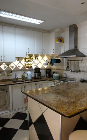 Casa para alugar com 160m², 2 quartos e 2 vagas Casa para alugar com 160m², 2 quartos e 2 vagasCozinha