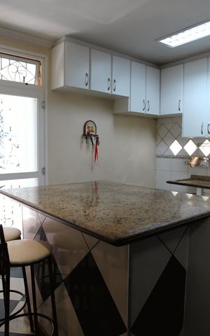 Casa para alugar com 160m², 2 quartos e 2 vagas Casa para alugar com 160m², 2 quartos e 2 vagasCozinha
