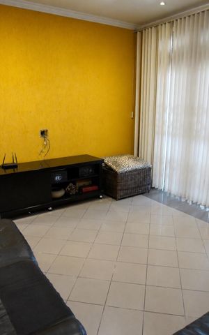 Casa para alugar com 160m², 2 quartos e 2 vagas Casa para alugar com 160m², 2 quartos e 2 vagasSala