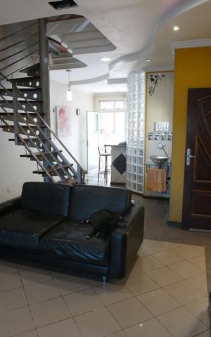 Casa para alugar com 160m², 2 quartos e 2 vagas Casa para alugar com 160m², 2 quartos e 2 vagasSala