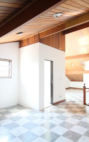 Casa para alugar com 415m², 3 quartos e 5 vagasSótão 