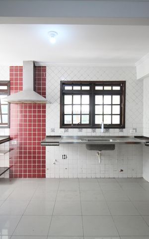 Casa para alugar com 415m², 3 quartos e 5 vagasCozinhaCozinha