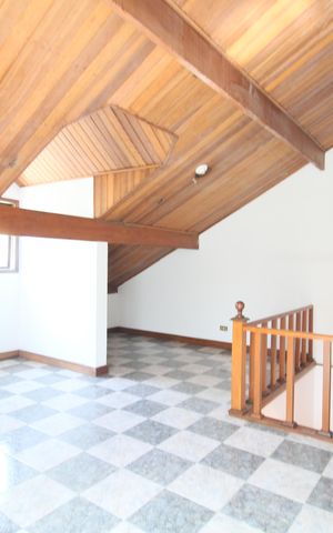 Casa para alugar com 415m², 3 quartos e 5 vagasSótão 