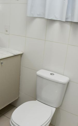 Apartamento para alugar com 64m², 2 quartos e 1 vaga Apartamento para alugar com 64m², 2 quartos e 1 vagaBanheiro da Suíte