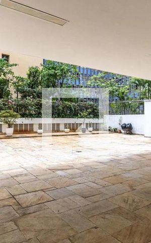 Apartamento à venda com 255m², 3 quartos e 1 vaga Apartamento à venda com 255m², 3 quartos e 1 vagaÁrea Comum