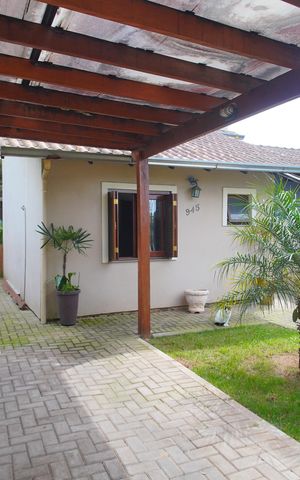 Casa à venda com 76m², 2 quartos e 1 vagaGaragem