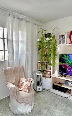 Casa à venda com 35m², 1 quarto e 1 vaga Casa à venda com 35m², 1 quarto e 1 vagaSala